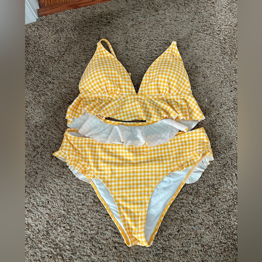 Women’s yellow polka dot bikini size XL
